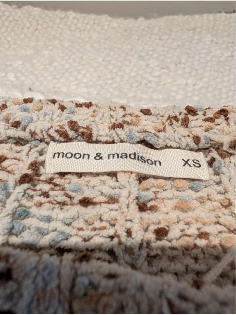 669 - Moon & Madison XS Oversized Cropped Open Knit Sweater Neutral Boho - Picture 3 of 9